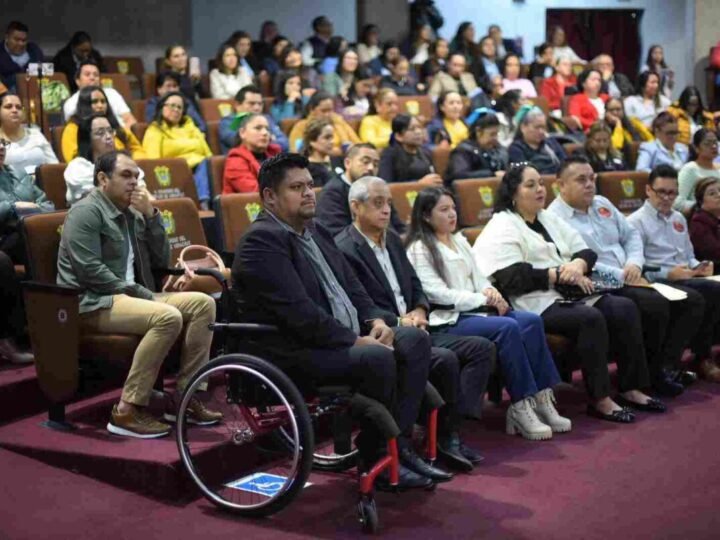 RECONOCE DIPUTADO LABOR DE MAESTROS DE EDUCACIÓN ESPECIAL