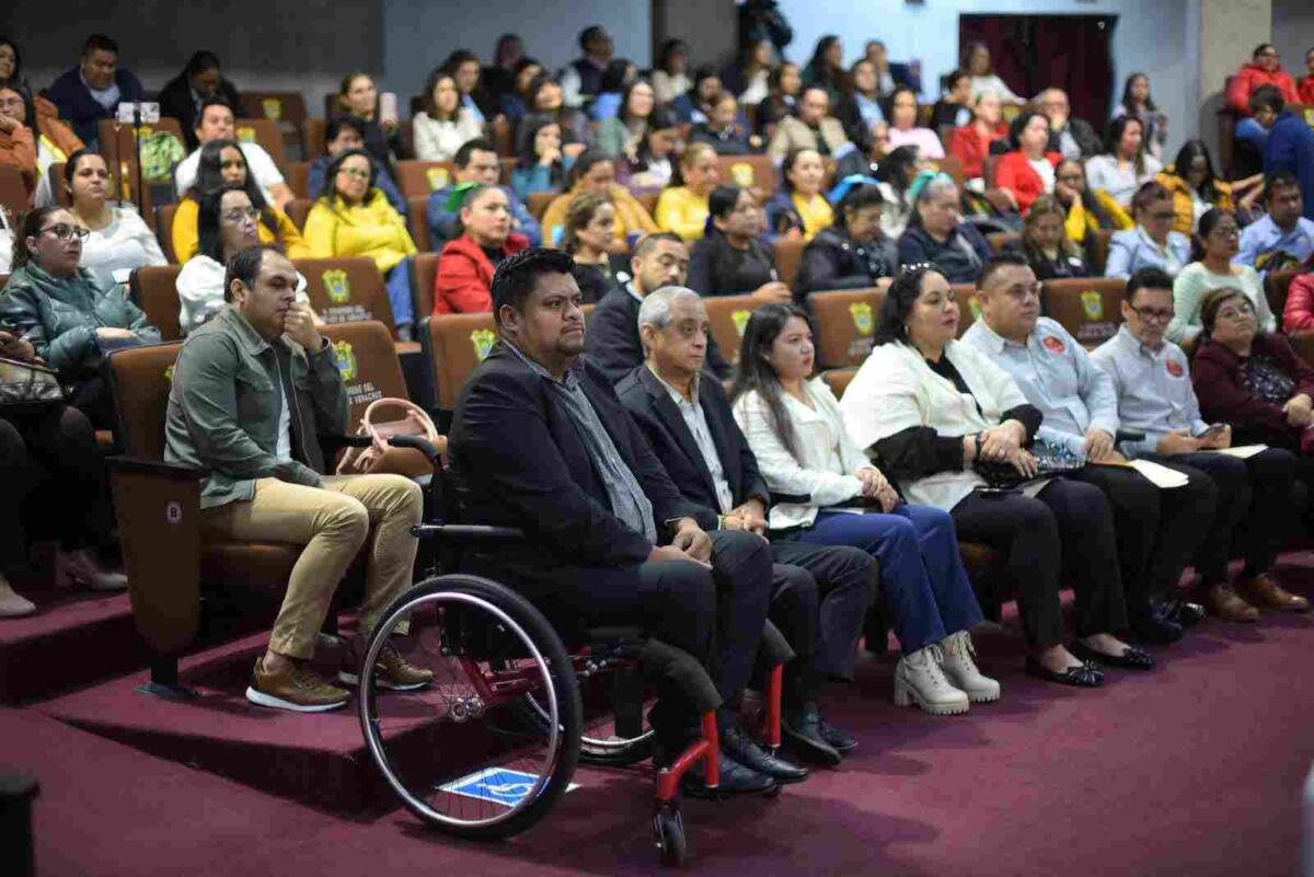 RECONOCE DIPUTADO LABOR DE MAESTROS DE EDUCACIÓN ESPECIAL