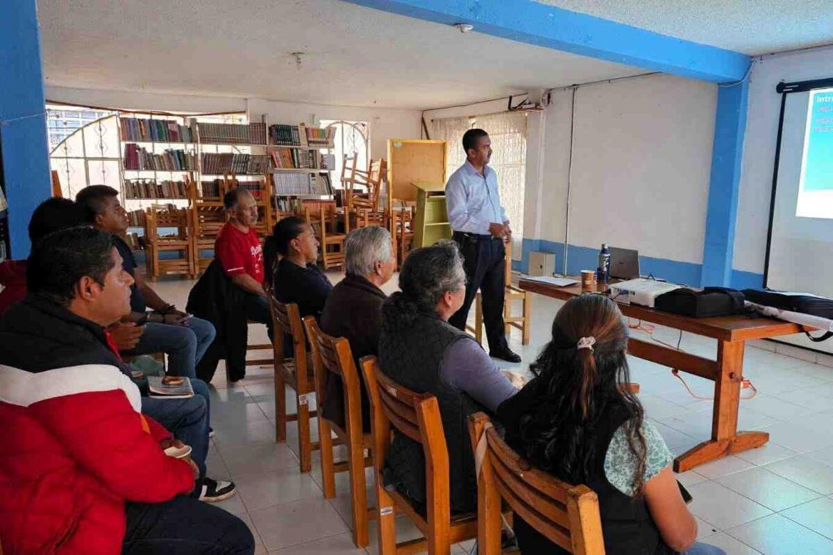 CAPACITAN A PRODUCTORES DE CAFÉ
