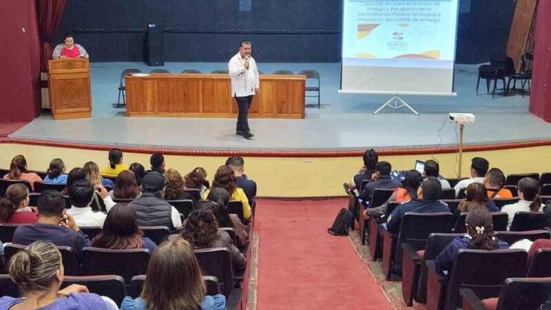 SE CAPACITAN EN HUATUSCO EN PROCESO DE ENTREGA-RECEPCIÓN