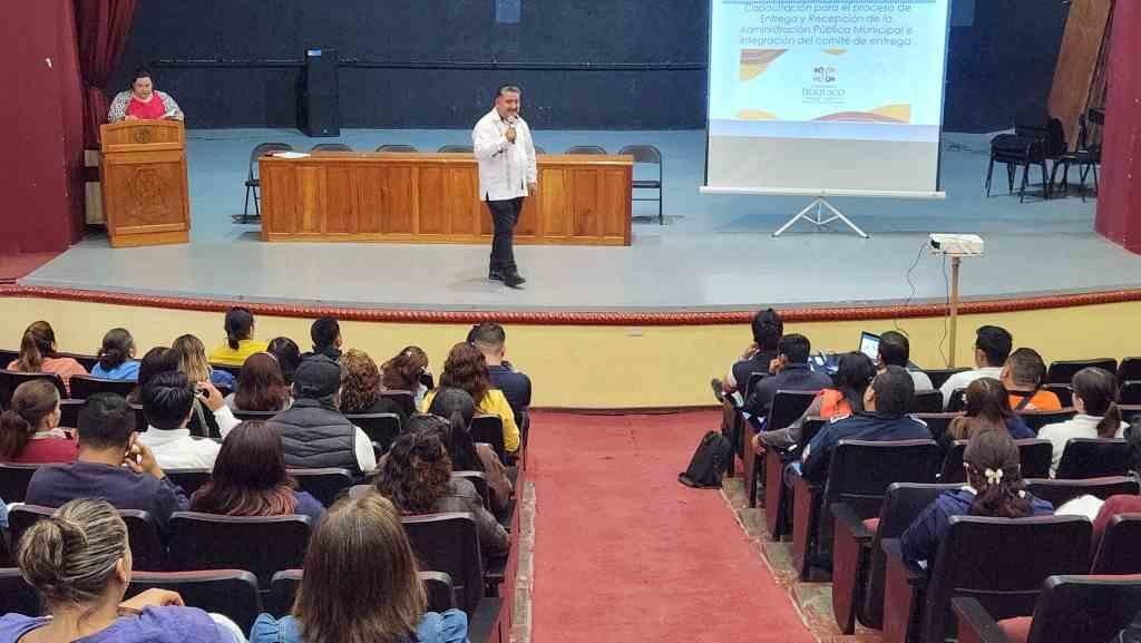 SE CAPACITAN EN HUATUSCO EN PROCESO DE ENTREGA-RECEPCIÓN