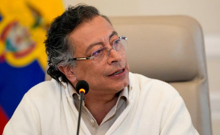 PETRO DENUNCIA SUPUESTOS PLANES PARA ASESINARLO