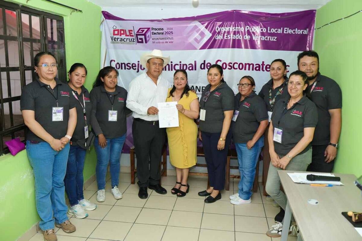 ENTREGAN CONSTANCIA DE MAYORÍA A ARMANDO REYES MUÑOZ