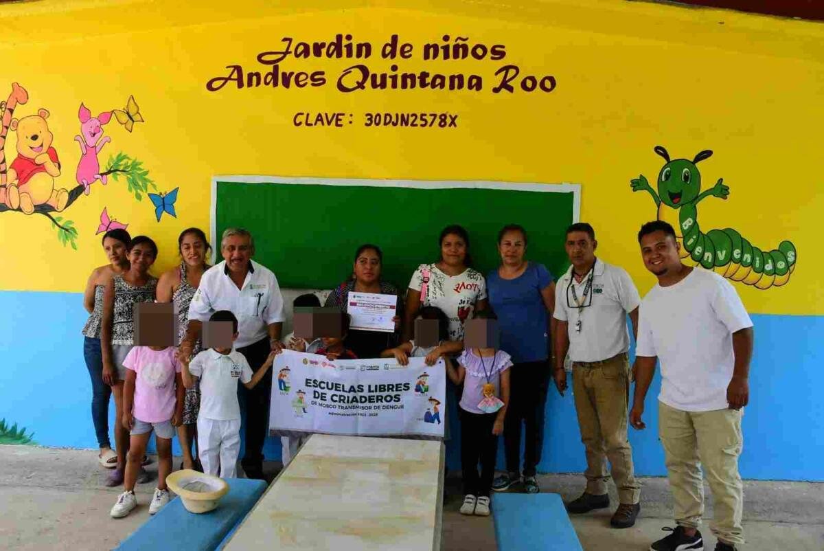 ENTREGA VECTORES MUNICIPAL CERTIFICACIONES A ESCUELAS COMO LIBRES DE CRIADEROS