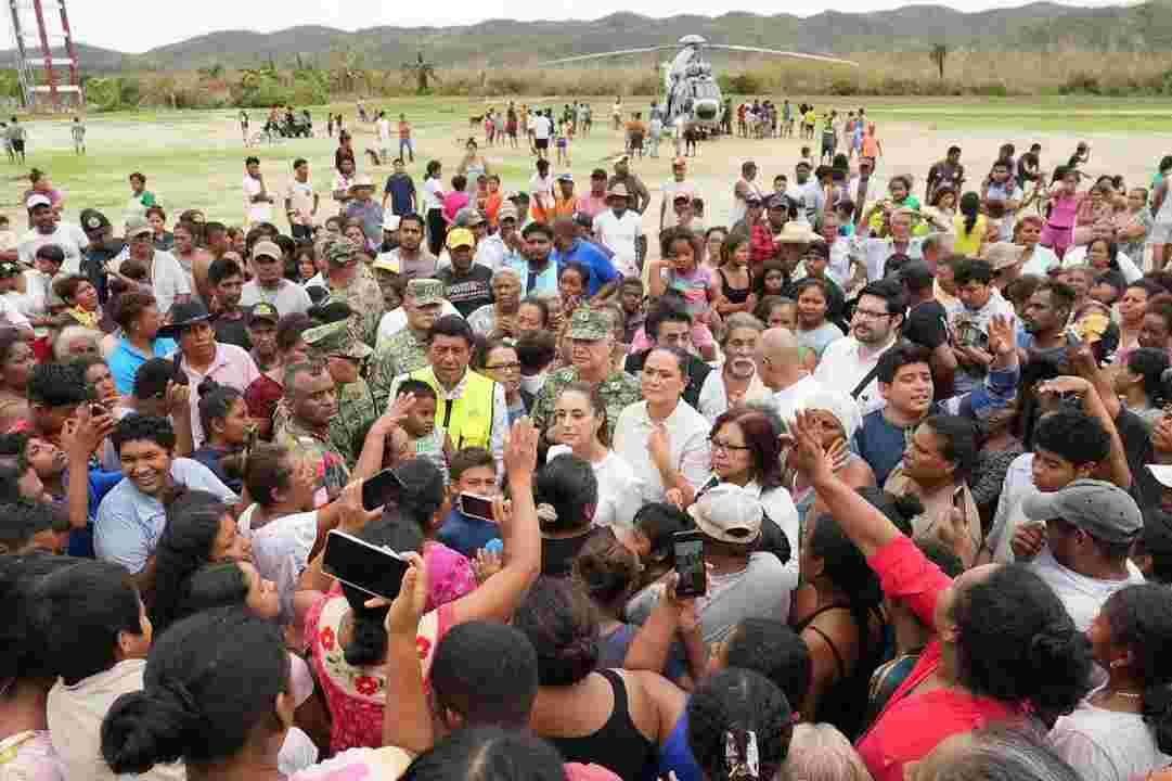 CLAUDIA SHEINBAUM APOYARÁ A DAMNIFICADOS POR ‘ERICK’ TRAS RECORRIDO EN OAXACA