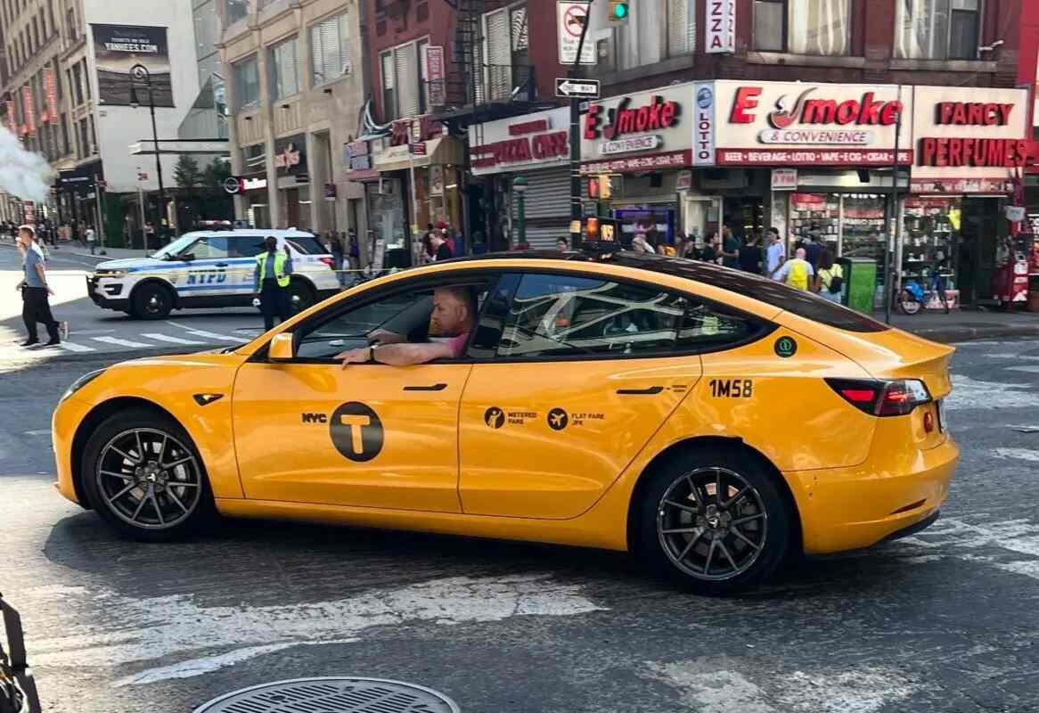 TESLA LANZA SU PRIMER SERVICIO DE TAXI AUTÓNOMO EN TEXAS