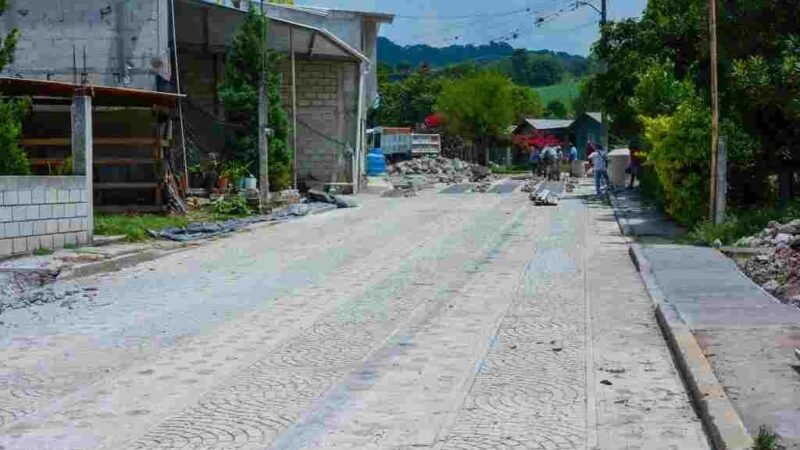 AVANZA PAVIMENTACIÓN EN TECAMA