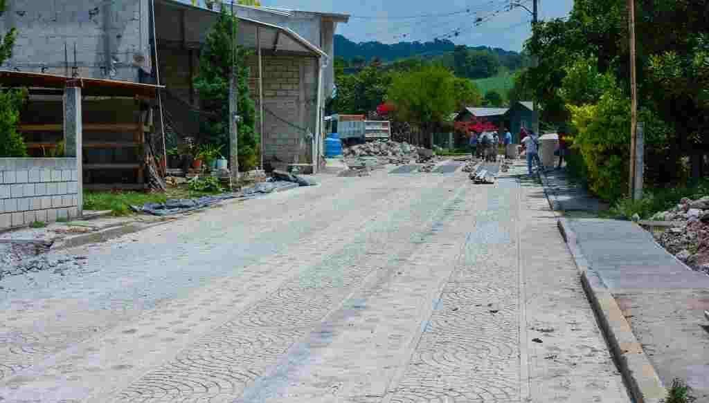 AVANZA PAVIMENTACIÓN EN TECAMA