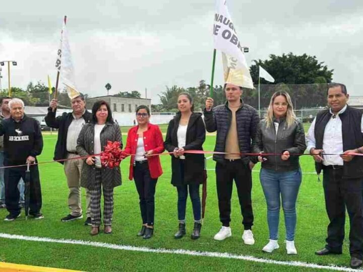 ESTRENA TOMATLÁN CANCHA DE FÚTBOL 7