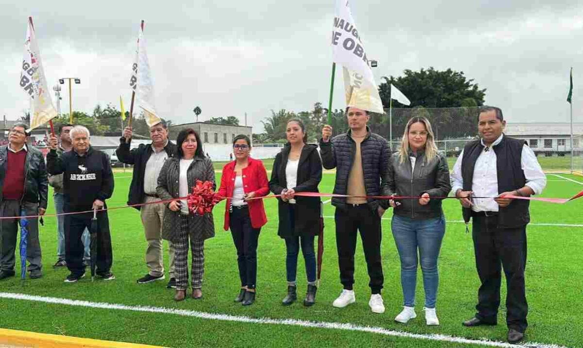 ESTRENA TOMATLÁN CANCHA DE FÚTBOL 7