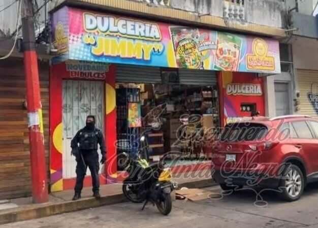 ASESINAN A EMPLEADO DE DULCERÍA POR INTENTAR DEFENDER A COMPAÑERA