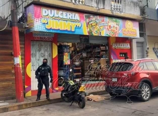 ASESINAN A EMPLEADO DE DULCERÍA POR INTENTAR DEFENDER A COMPAÑERA
