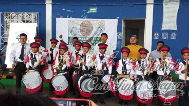 GANA PRIMARIA DE CALCAHUALCO CONCURSO DE BANDAS DE GUERRA