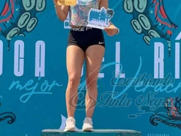 ATLETA HUATUSQUEÑA GANA MEDIO MARATÓN DE BOCA DEL RÍO