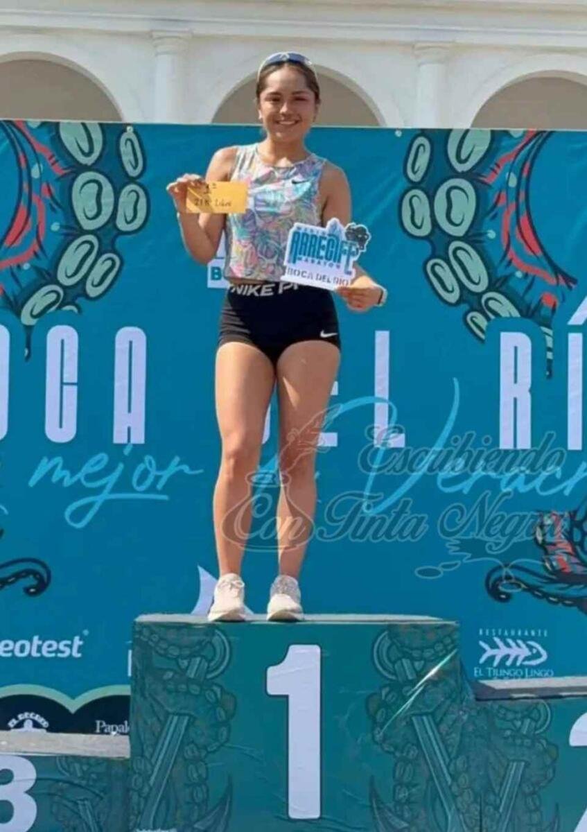 ATLETA HUATUSQUEÑA GANA MEDIO MARATÓN DE BOCA DEL RÍO