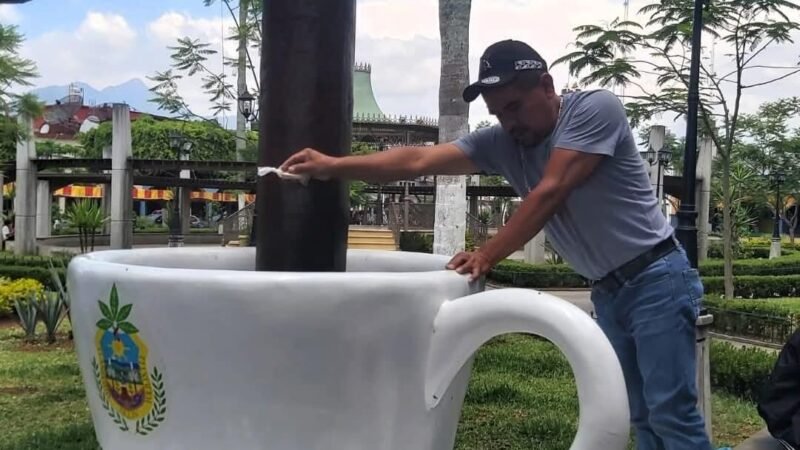 REALIZAN LABORES PREVENTIVAS CONTRA EL DENGUE EN ESPACIOS PÚBLICOS