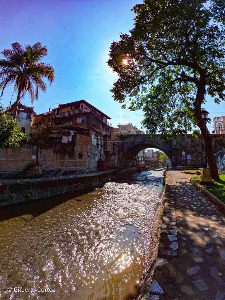 ASALTAN A JOVENCITA EN PASEO DEL RÍO ORIZABA