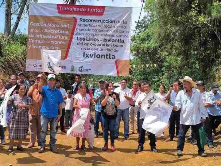 ARRANCA OBRA DE PAVIMENTACIÓN  EN IXVIONTLA