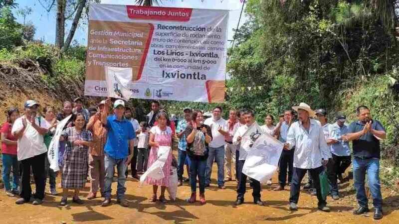 ARRANCA OBRA DE PAVIMENTACIÓN  EN IXVIONTLA