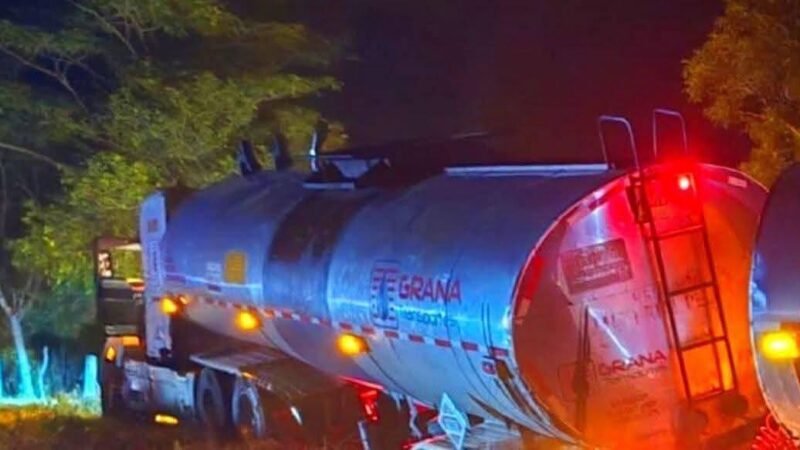 PERSECUSIÓN Y BALACERA POR ROBO DE PIPA CARGADA DE COMBUSTIBLE