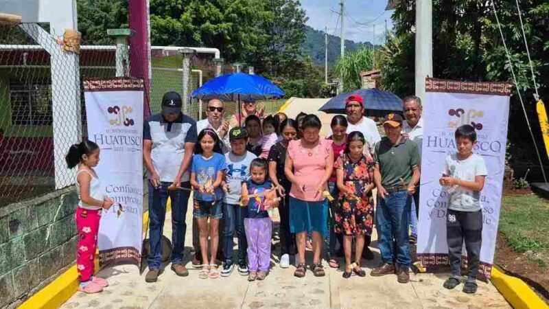 VENTURA DEMUNER INAUGURA PAVIMENTACIÓN EN AMATIOPA