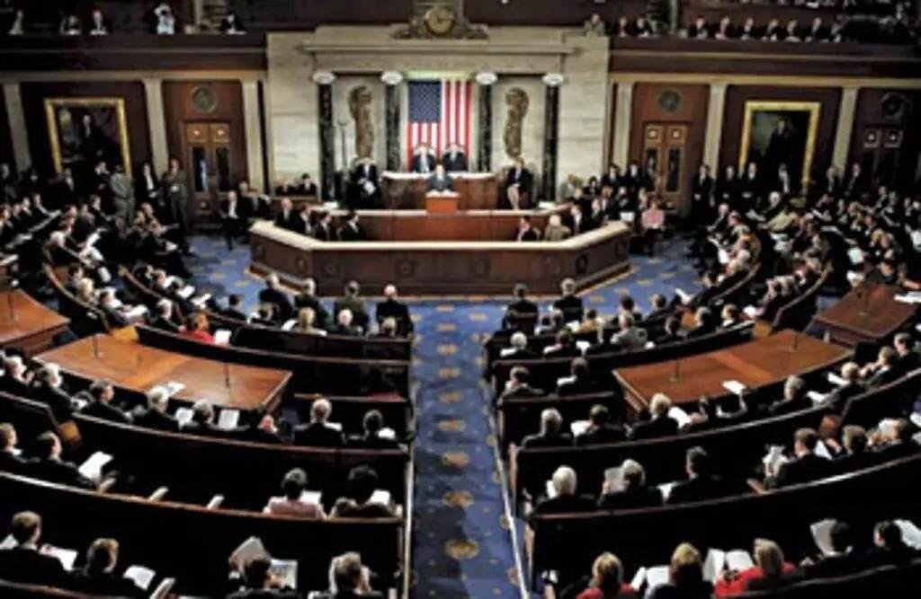APRUEBAN PLAN FISCAL DE TRUMP; IMPUESTO A REMESAS SERÁ DEL 1%