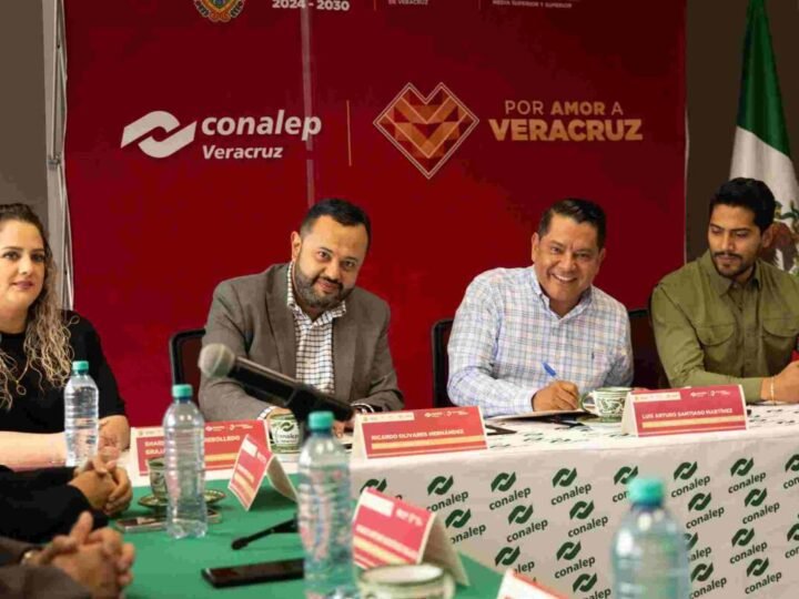 SECRETARÍA DEL TRABAJO Y CONALEP VERACRUZ FIRMAN CONVENIO EN BENEFICIO DE ESTUDIANTES Y EGRESADOS