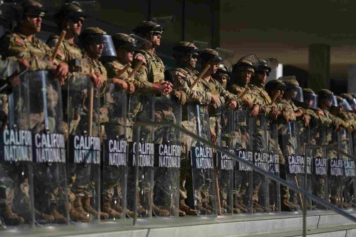 RETIRAN A 2 MIL SOLDADOS DE LA GUARDIA NACIONAL EN LOS ÁNGELES