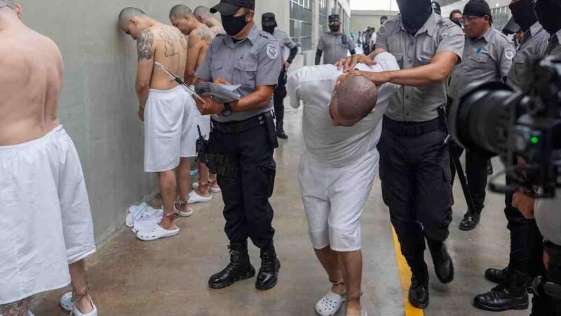 VENEZUELA ABRE INVESTIGACIÓN CONTRA BUKELE POR “TORTURAS” A MIGRANTES