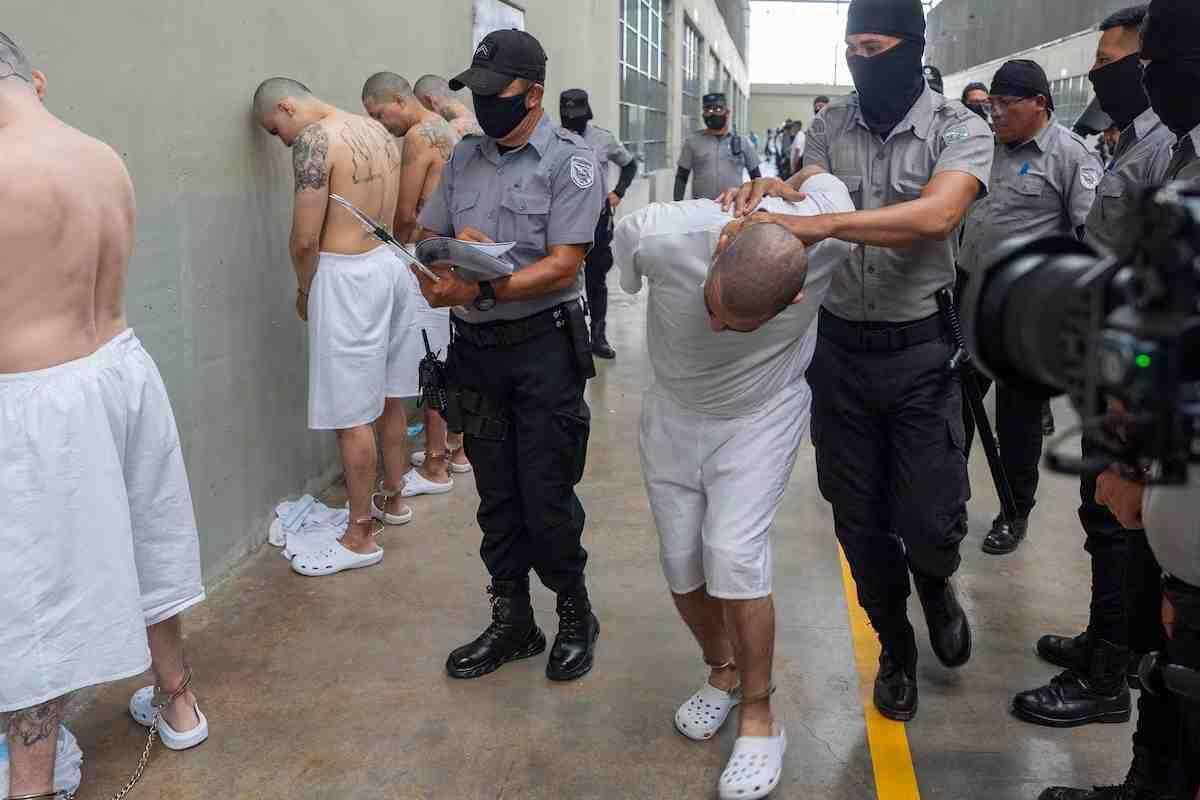 VENEZUELA ABRE INVESTIGACIÓN CONTRA BUKELE POR “TORTURAS” A MIGRANTES