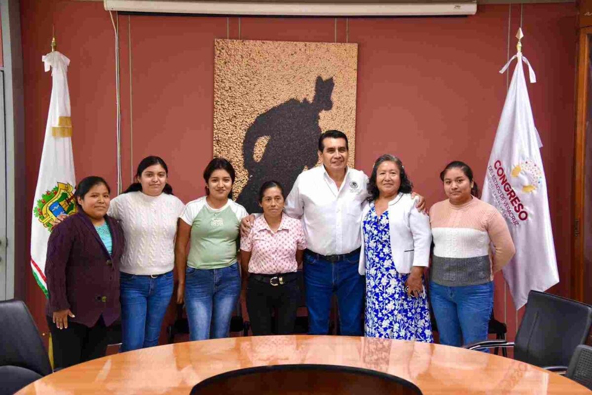 ATIENDE DIPUTADO ESTEBAN BAUTISTA A LA CIUDADANÍA VERACRUZANA