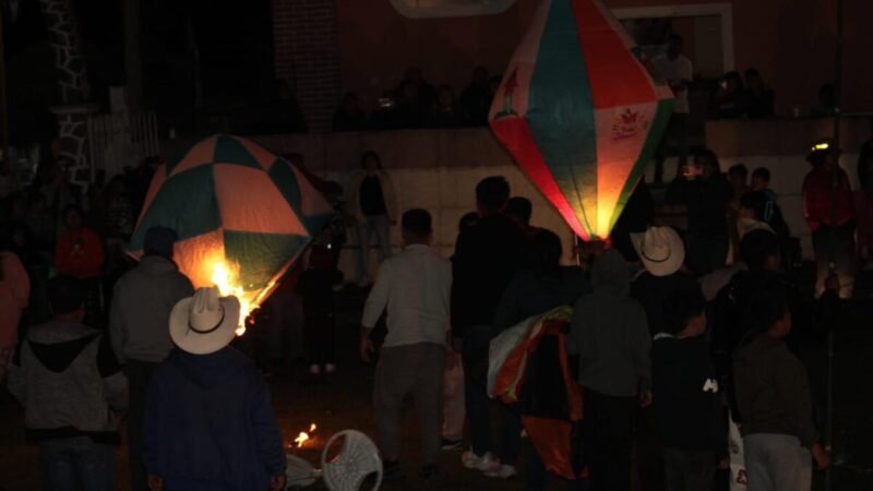 UN ÉXITO, FESTIVAL DE GLOBOS DE CANTOYA EN CALCAHUALCO
