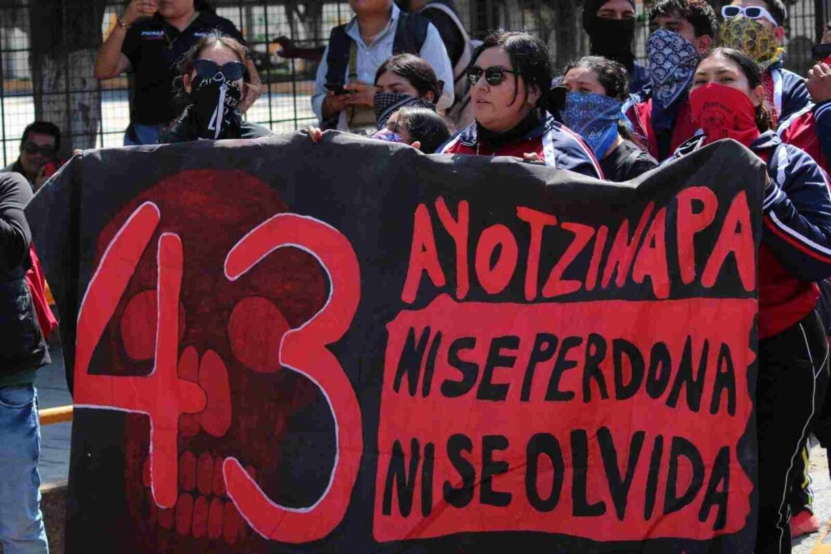 PADRES DE LOS 43 SE REUNIRÁN CON CLAUDIA SHEINBAUM