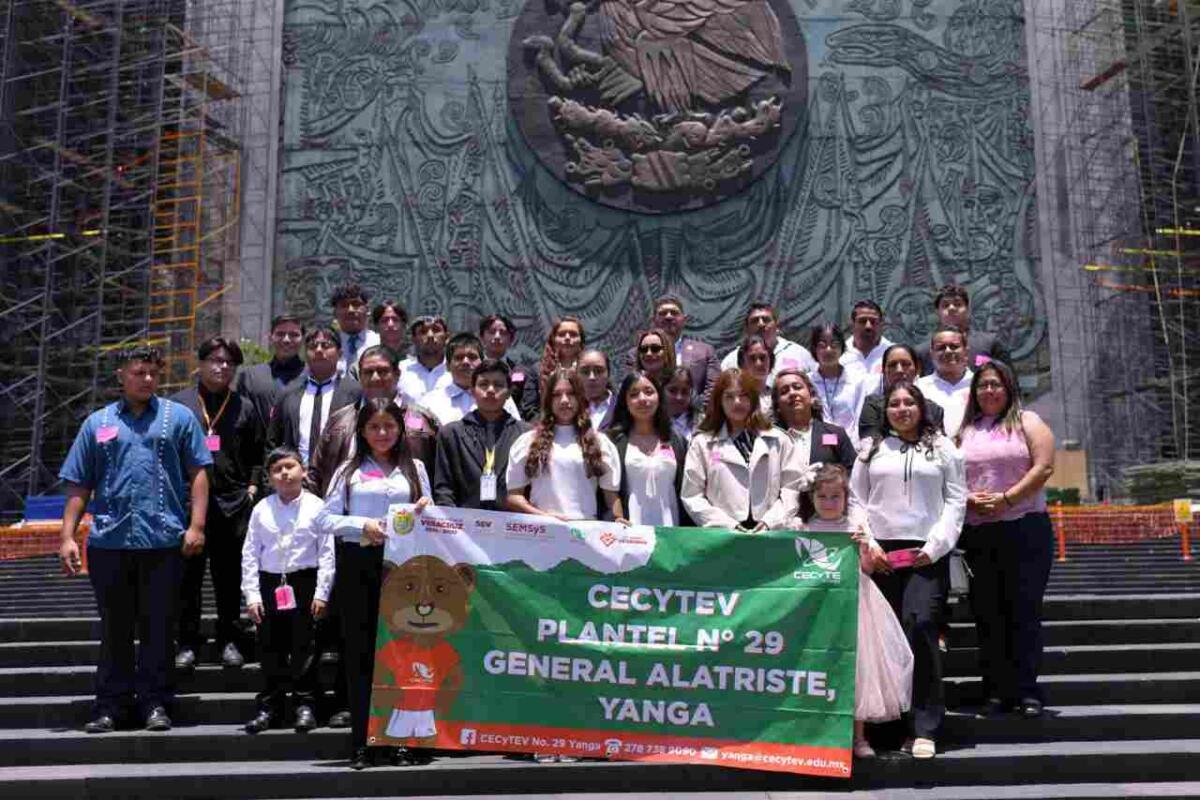 ESTUDIANTES DEL CECYTEV DE YANGA CONOCEN EL CONGRESO