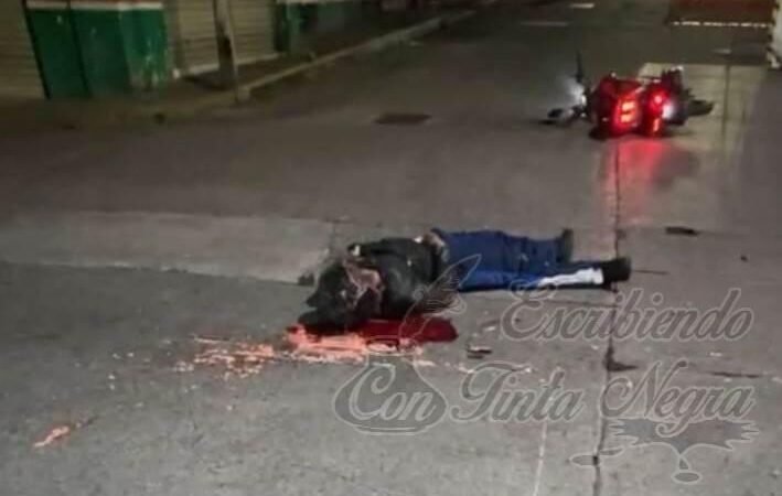 ARROLLA Y MATA TRACTO CAMIÓN A AGENTE DE TRÁNSITO