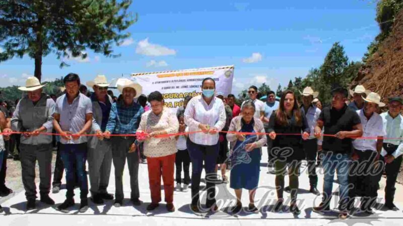 INAUGURAN PAVIMENTACIÓN EN TEANQUISCO