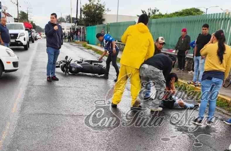 CHOCA PAREJA DE MOTOCICLISTAS EN COSCOMATEPEC