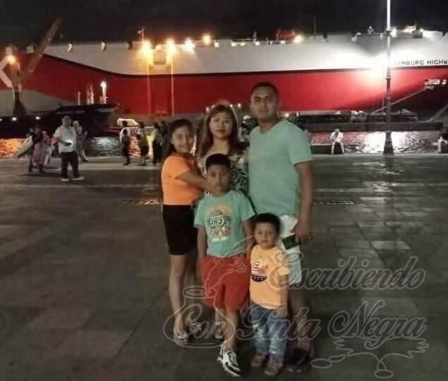 FAMILIA DE SAN ANDRÉS TUXTLA; LA QUE MURIÓ AL CHOCAR CON AUTOBÚS