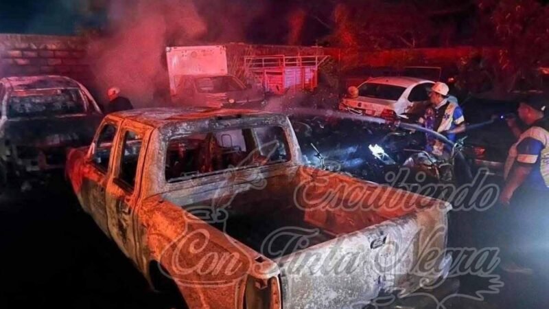 ATACAN CORRALÓN DE AUTOS