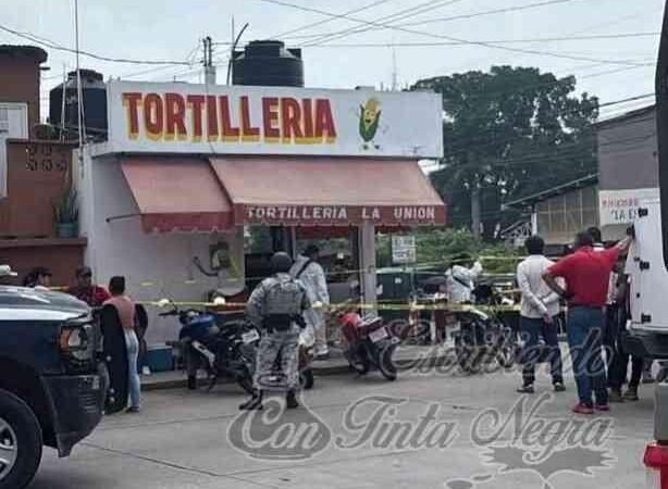 EJECUTAN A DOS EN UNA TORTILLERÍA