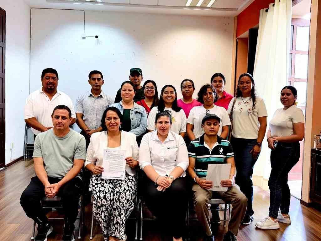 FIRMAN CONCRATO PARA CAPACITAR A GUÍAS DE TURISTAS