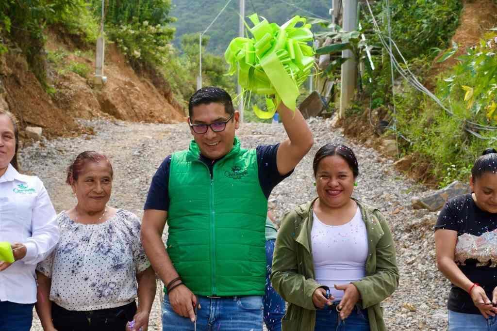 INAUGURA ALCALDE DE CHOCAMÁN OBRA EN TLACHINOLTEPETL