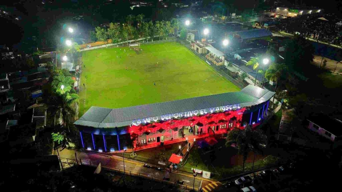 INAUGURA ALCALDE ALUMBRADO DEL CAMPO DEPORTIVO EL MARISCAL