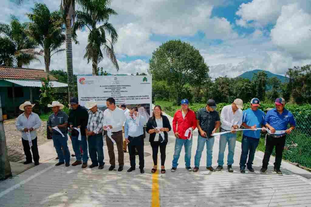 INAUGURAN CAMINO IXTEPEC-LINDA VISTA