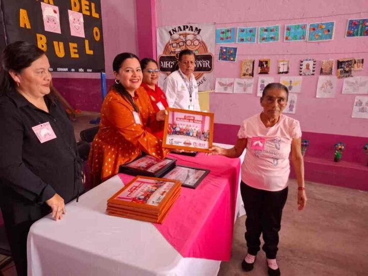 CLUB LA ALEGRÍA DE VIVIR, DE MANTELES LARGOS