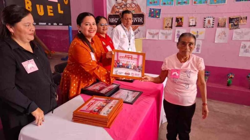 CLUB LA ALEGRÍA DE VIVIR, DE MANTELES LARGOS