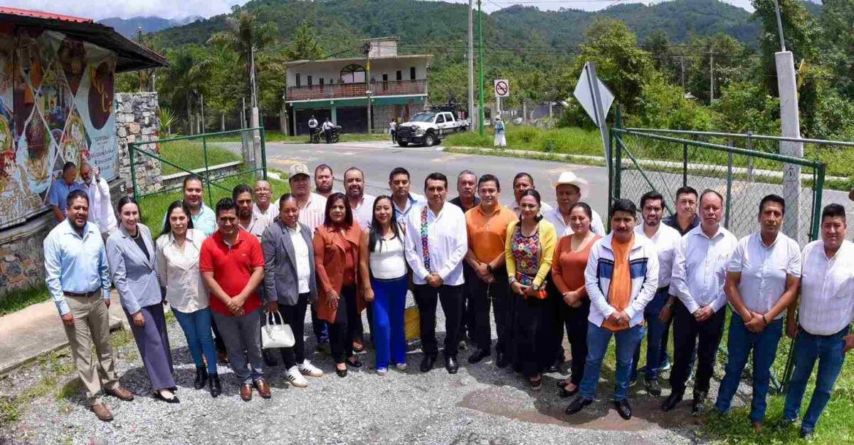 SE REUNE ESTEBAN BAUTISTA CON ALCALDES ELECTOS