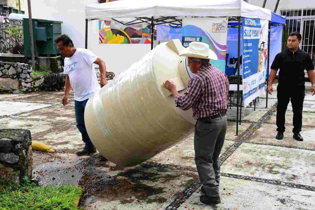BENEFICIAN A FORTINENSES CON SUBSIDIOS DE TINACOS Y CALENTADORES