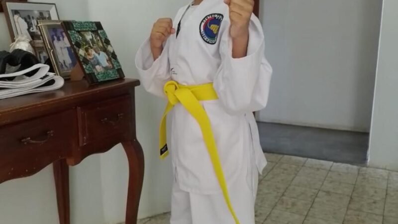 REALIZAN EXÁMEN DE KUPS DEL CENTRO PROFESIONAL DE TAEKWONDO CPT