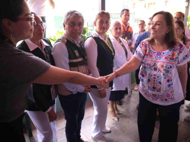 LLEVAN A GOBERNADORA POR ERROR A HOSPITAL CON DESABASTO DE MEDICAMENTOS
